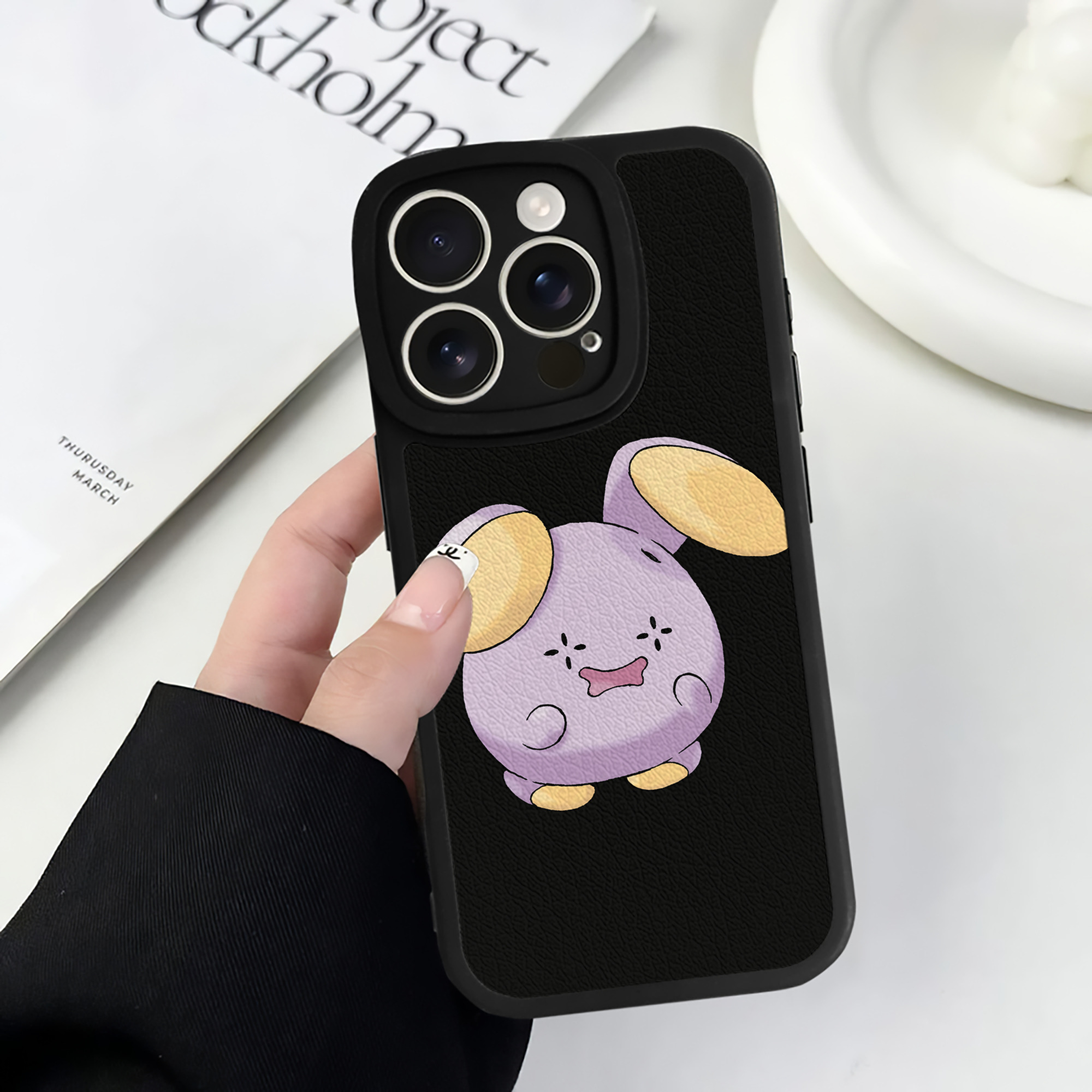 （画像用） ポケットモンスター Pokémon 【iPhone 16シリーズ対応】シリコンスマホケース（レザー調） 材質：シリコン